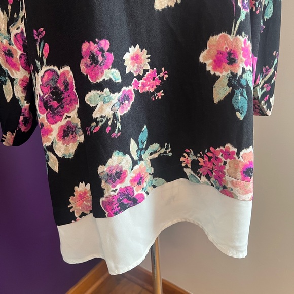 7 for $30 Sara Michelle Floral Print Blouse Tunic - Picture 3 of 10